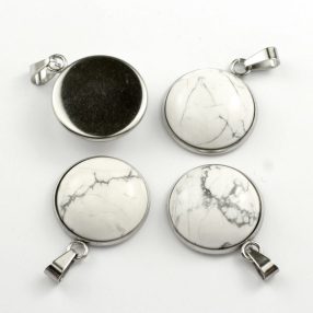   Ásványmedál - howlit kaboson nemesacél foglalatban- 2cm-es