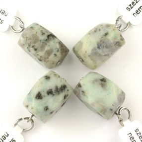   Szezámjáspis ásványmedál - 1,6x1cm-es fazettált téglatest