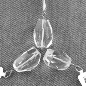   Hegyikristály ásványmedál - 2-2,5cm-es formátlan fazettált csiszolású kő