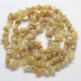   Sárga opál ásvány splitter / szemcse - gömbölyített szemű - kb. 80cm-es szál