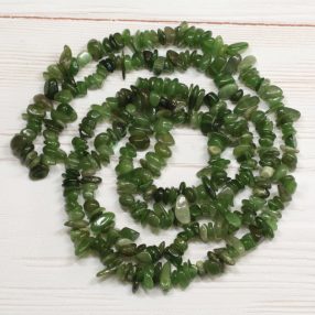   Szibériai nefrit jáde ásvány splitter / szemcse - gömbölyített szemű - kb. 80cm-es szál