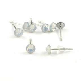   Strasszos fülbevaló nemesacél beszúrós alapon - 4,7mm - white opal