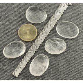   Hegyikristály (enyhén zárványos) lencse marokkő kb. 2,5cm /db