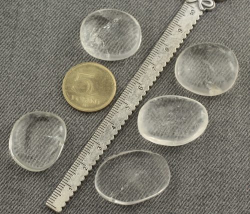 Hegyikristály (enyhén zárványos) lencse marokkő 2,5-3cm /db