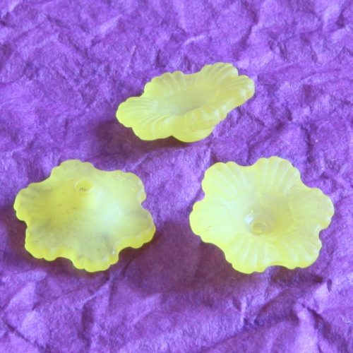Akril virág - 6x11mm-es áttetsző matt sárga - 10db