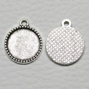   Tibeti stílusú ragasztható fém medál alap - antik ezüst színű 20x16mm-es, 14mm-es kabosonhoz