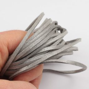   Művelúr "bőr" szál (hasítottbőr utánzat) 2,5 x 1,4mm-es - mv151 csillogó ezüst - 4m